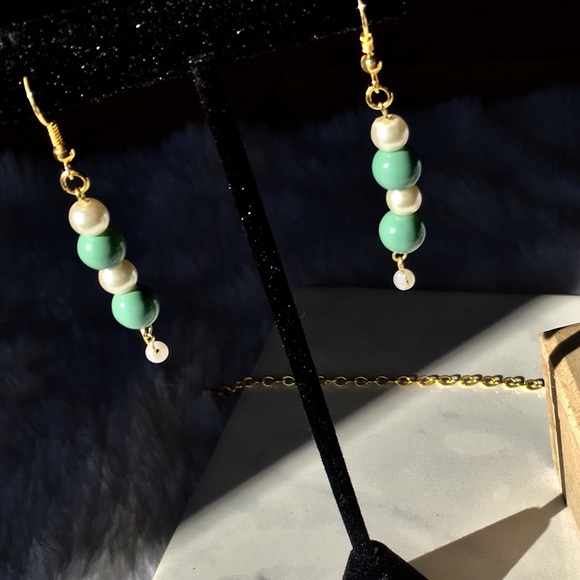 NEW✨Jade & Pearl Handmade Beaded Drop Earrings CCO - Picture 3 of 4